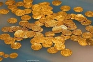 Im Land Israel gibt es viele Schätze - Ein Tablett mit Keksen - Münze