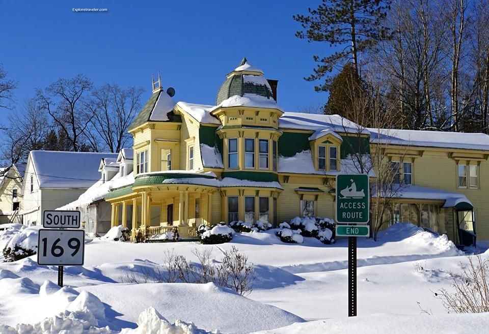 Un pays des merveilles d'hiver dans le nord du Maine USA