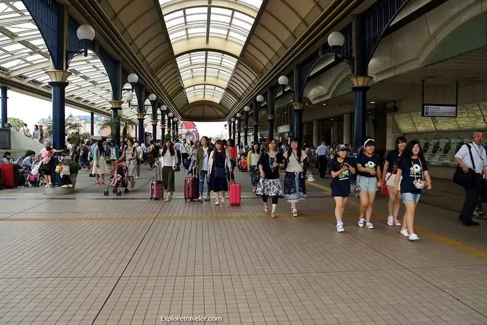 日本のユニークさを探る旅行者フォトツアー3