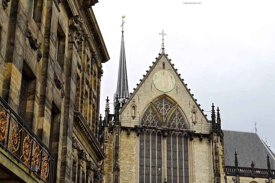 Elegante Kirchenarchitektur
