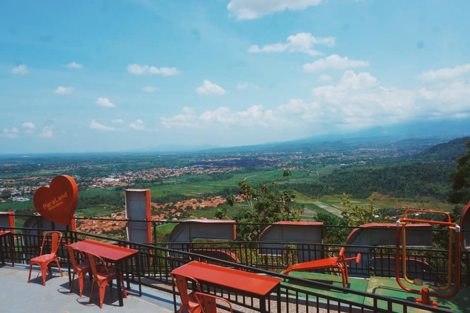 Lembah subur dan hijau Majalengka di ambil di Paraland The lush and green valleys of Majalengka , taken at paraland WestJava Indonesia