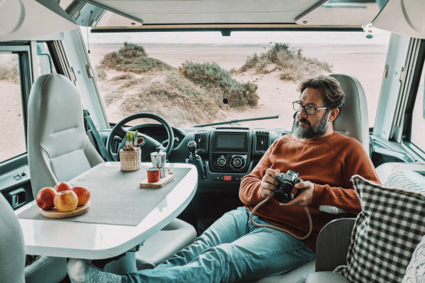jadikan perjalanan anda lebih nyaman dengan campervan